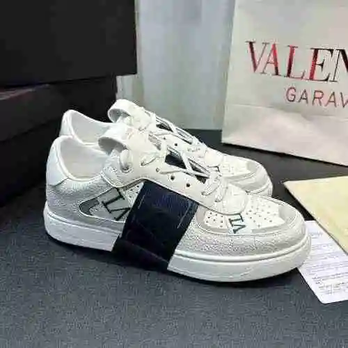 Valentino Pareja Código: 0610D20 Talla: 35-46