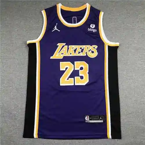 Camiseta regular temporada 22-23 morada de Lakers 23 James