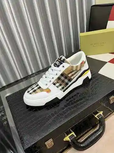 Zapato Burberry Hombre Código: 0528B50 Talla: 38-44