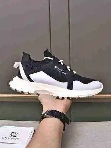 Zapato de hombre Givenchy Código: 0623C10 Talla: 38-44 (45 hechos a medida)