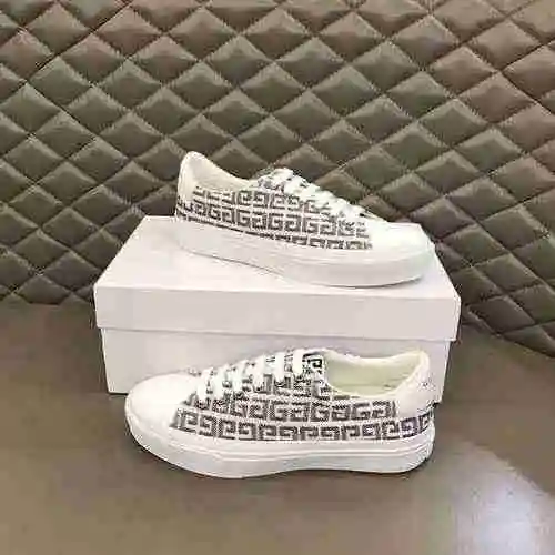 Zapato de hombre Givenchy Código: 0328B30 Talla: 38-45 (45 se puede personalizar)