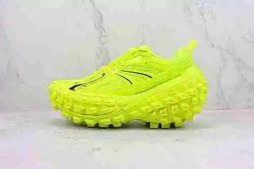 E50 | Apoye el lanzamiento de la segunda tienda de i8 Balenciaga Tire Shoes