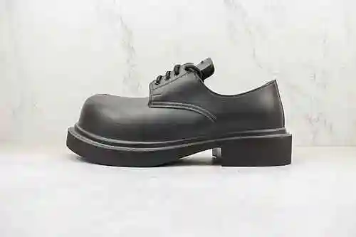 D50 | Soporte para tienda de zapatos Balenciaga Mickey Derby A16-16