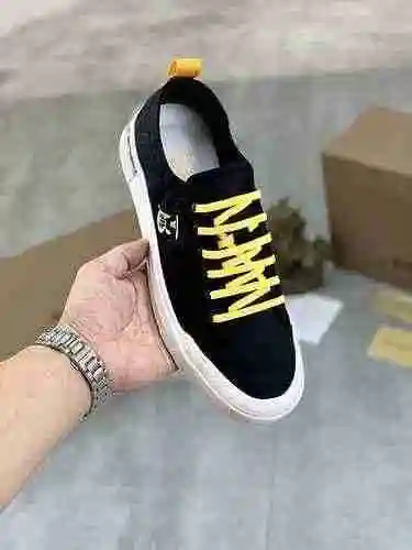Zapato Burberry Hombre Código: 0521B40 Talla: 38-44