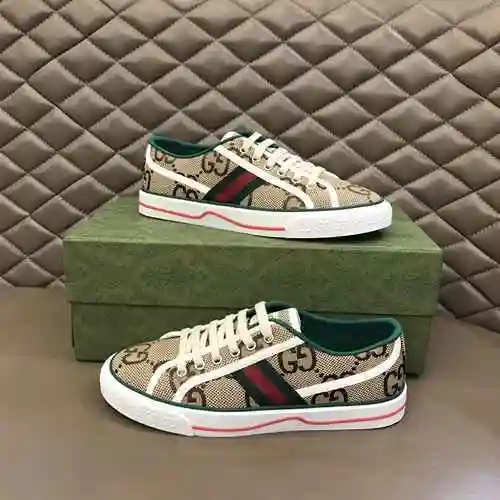 Código de pareja GUCCI: 0621B40 Talla: Mujer 35/39 Hombre 38/44