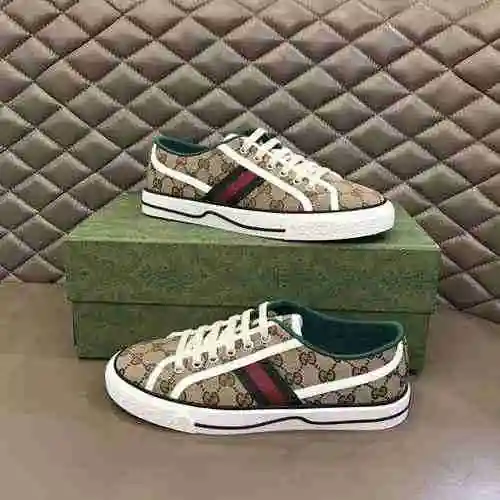 Código de pareja GUCCI: 0621B40 Talla: Mujer 35/39 Hombre 38/44