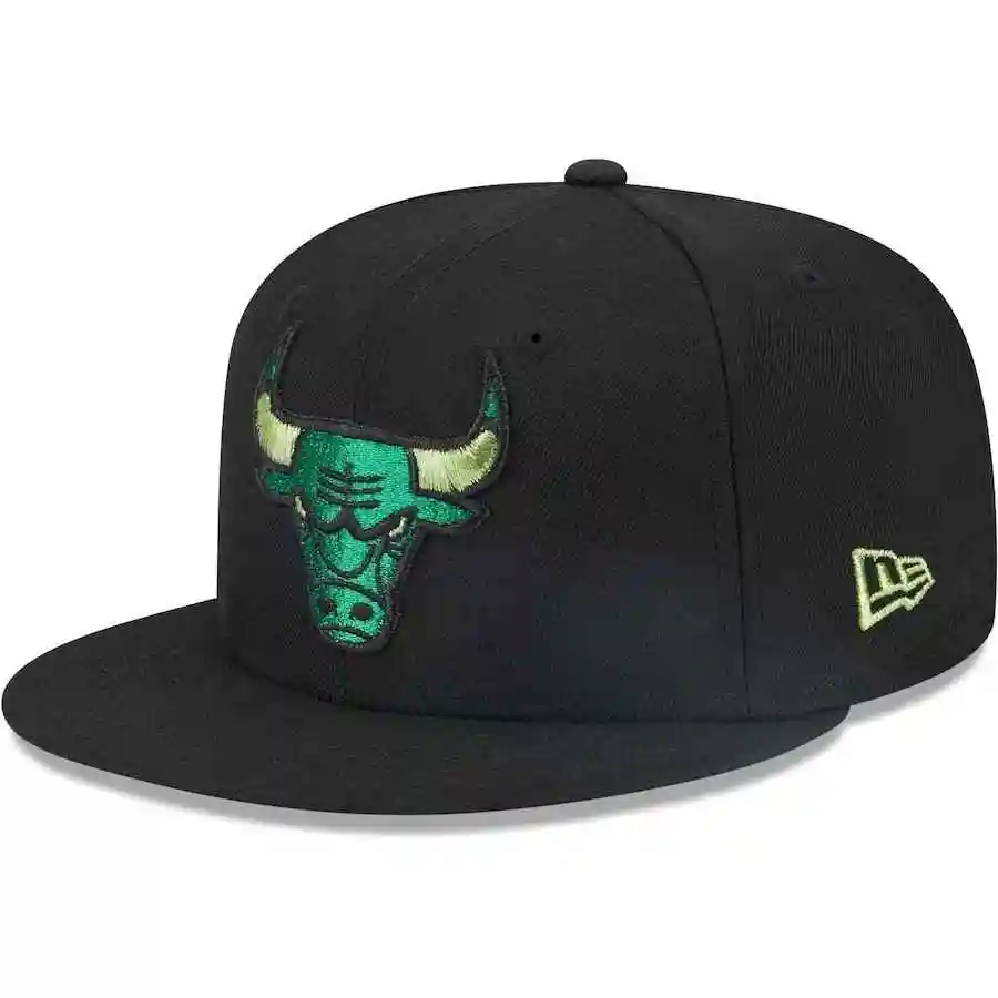 mens-new-era-black-chicago-bulls-metallic-pop-59fifty-fitted-hat_ss5_p-5058252+pv-1+u-l5ywhen9ure3gy1gbpdj+v-3zkmuw7yob0qrxx5psy0 (1).avif_副本.webp