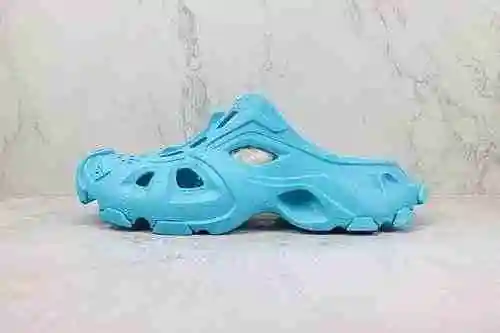 C50 | Apoye el lanzamiento en tienda de la versión OK de las sandalias de Balenciaga, la versión más