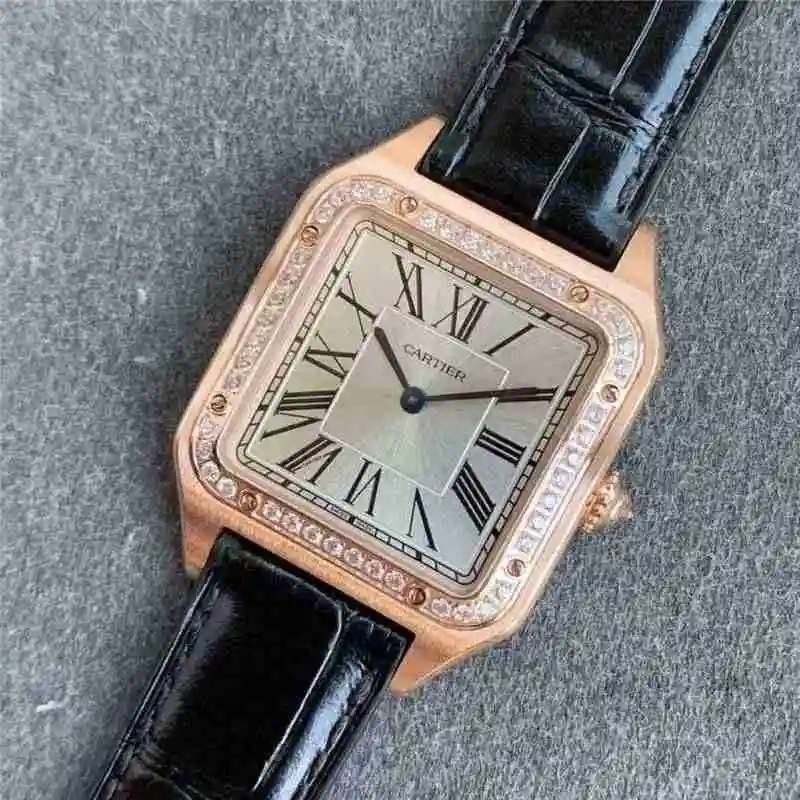 Santos-Dumont系列 男装：43.5x31.4mm厚度7.3mm