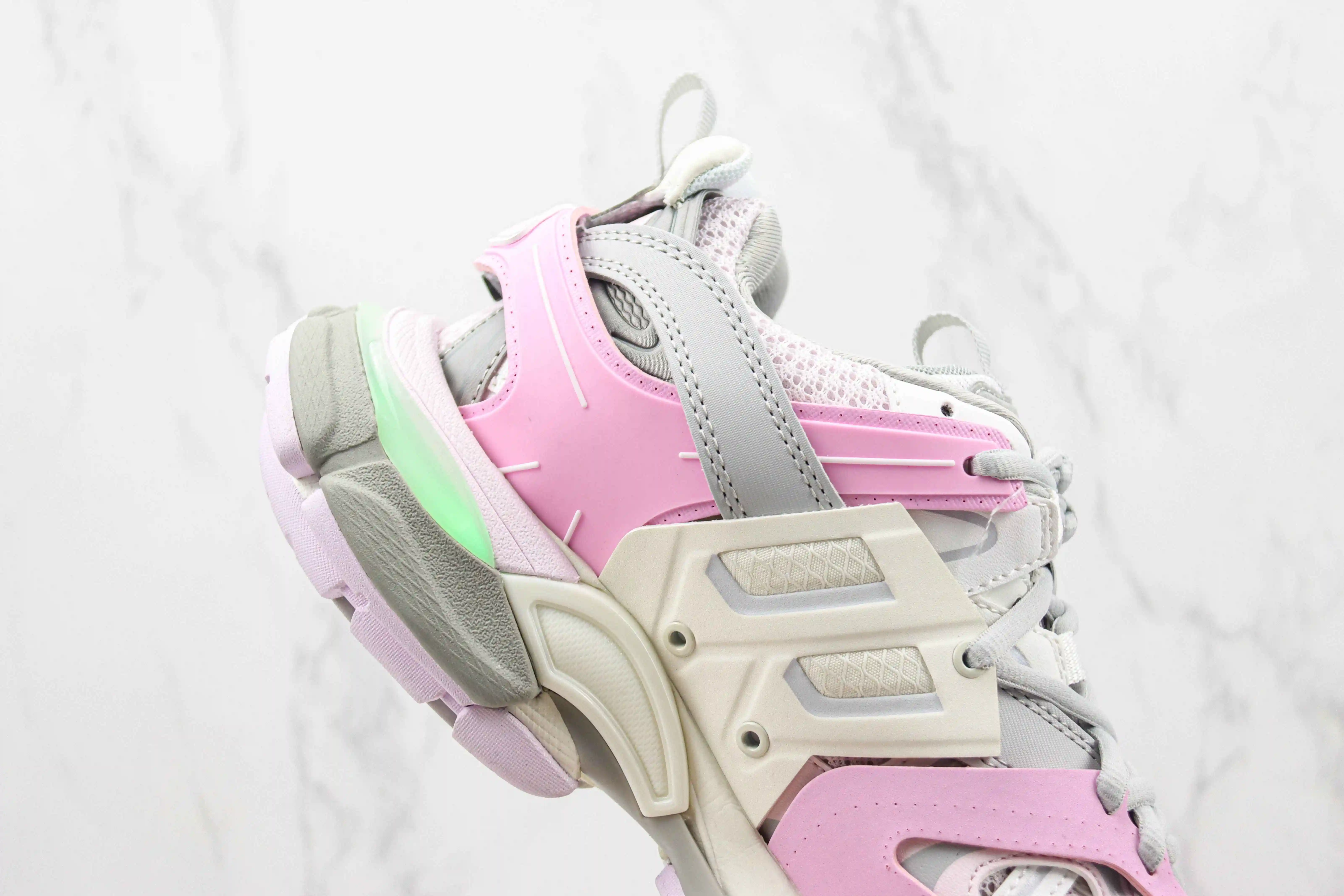 巴黎世家 灯 (6 - 9).webp