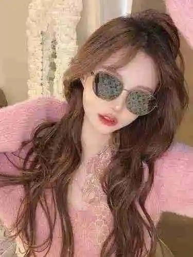 Las gafas 3420LV, cuadradas LOUIS VUITTO * Z1352, tienen una textura fuerte y el clásico patrón del 