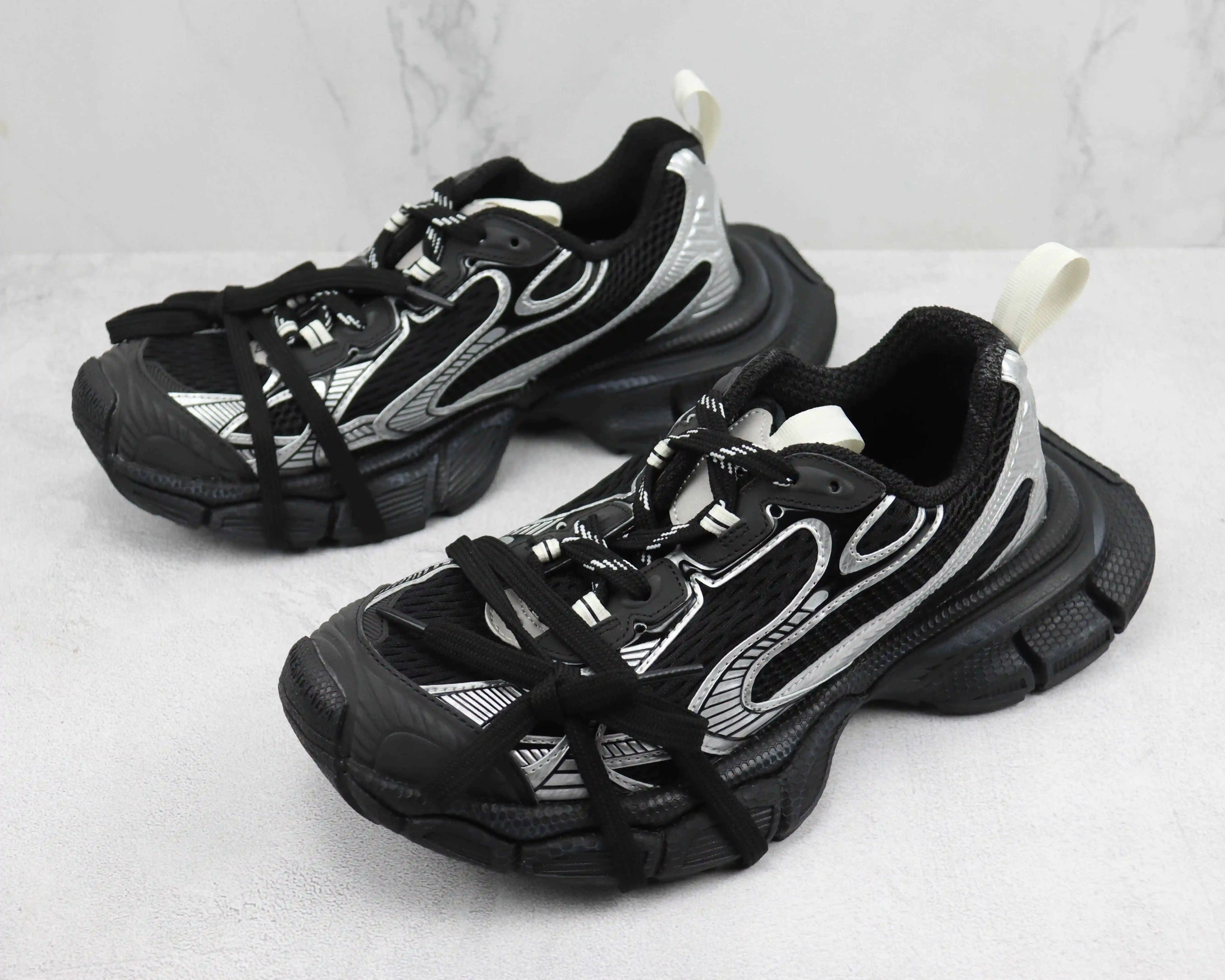 巴黎世家 3XL (7 - 9).webp