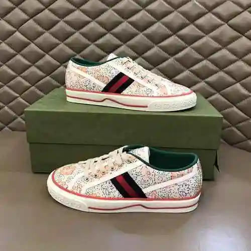 Código de pareja GUCCI: 0621B40 Talla: Mujer 35/39 Hombre 38/44