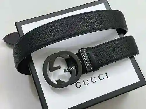 Hebilla de acero boutique.