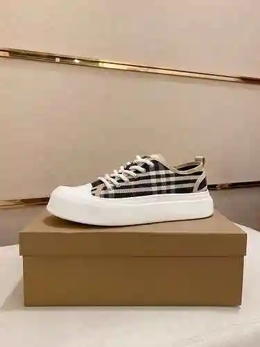 Zapato Burberry Hombre Código: 0625B50 Talla: 38-44