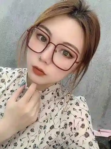 Las gafas para miopía Gucci 2700 GUCCI, la versión más vendida del Pequeño Libro Rojo, conservan sus