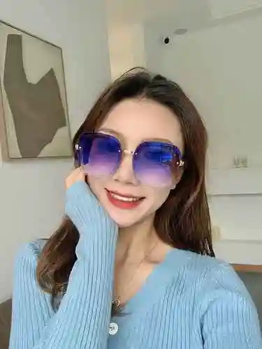 3150 Gafas Gucci GUCC * GG5937 con colores de logotipo simples en las piernas, combinación de colore