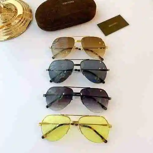 2520 Tom Ford Gafas de sol TOM FORD Tom Ford MODELO: TF0644TAMAÑO: 62 puertos 15-140 Gafas de sol sú