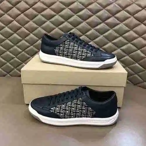 Zapato Burberry Hombre Código: 0426B60 Talla: 38-44