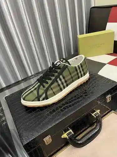 Zapato Burberry Hombre Código: 0616B20 Talla: 38-44