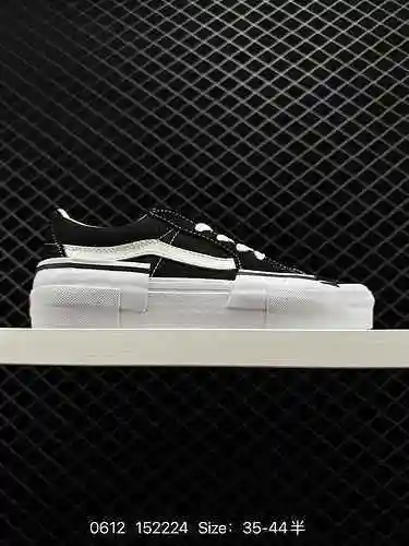 ¡2 nuevos modelos enviados! Vans Sk8 Low Deconstruction toma el zapato clásico con franjas blancas y