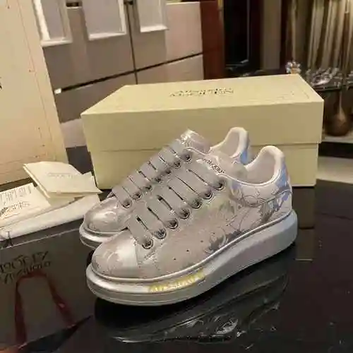 1661320 Nuevas zapatillas versátiles de pareja McQueen 35-44