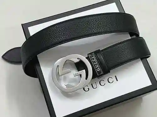 Hebilla de acero boutique.