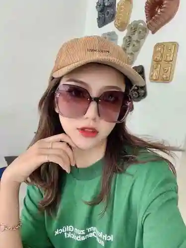 3240 Gafas LV 2020 Nuevo Louis Vuitton LV5945 Tamaño: 65 piezas, 16-145, lleno de vitalidad, que mue