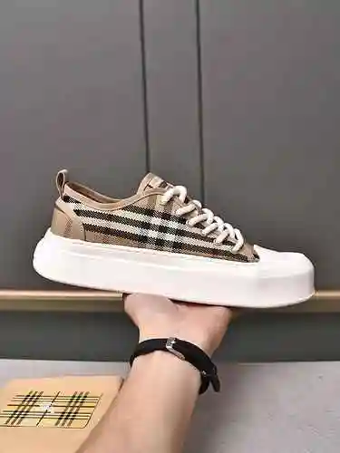 Zapato Burberry Hombre Código: 0623B50 Talla: 38-44