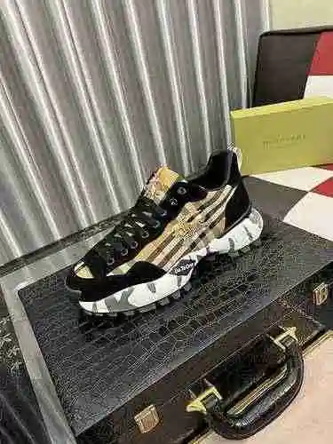 Zapato Burberry Hombre Código: 0506B50 Talla: 38-44