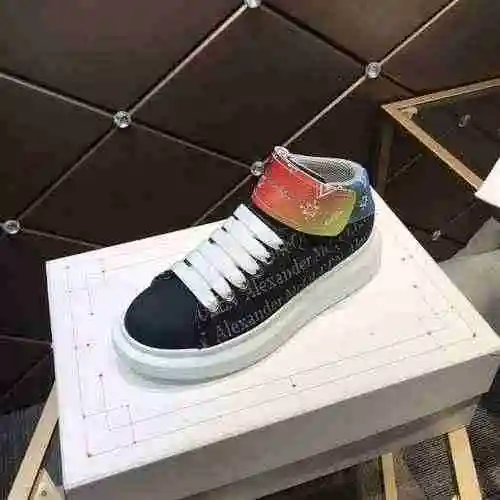 1092340 Nuevas zapatillas versátiles de la pareja McQueen 38-44