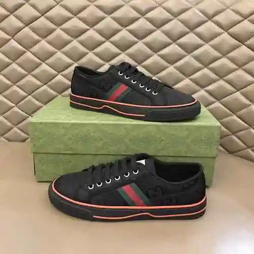 Código de pareja GUCCI: 0621B40 Talla: Mujer 35/39 Hombre 38/44