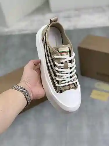 Zapato Burberry Hombre Código: 0618B50 Talla: 38-44