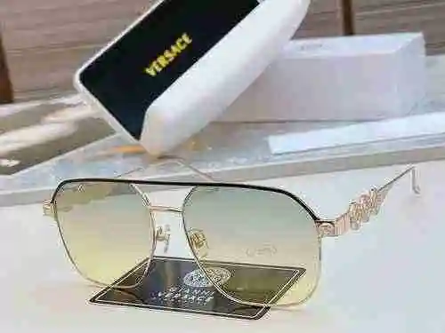 3240 ¡Las gafas Versace estrenan nuevas súper guapas! [VERSACE] Fabricado por el maestro Versace OVE