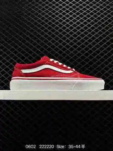 Popular Xiaohongshu ‼️ Kris Wu ha usado Vans Bold Ni muchas veces. El mismo material de gamuza de Kr