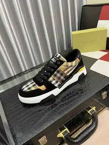 Zapato Burberry Hombre Código: 0528B50 Talla: 38-44