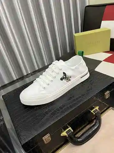 Zapato Burberry Hombre Código: 0608B40 Talla: 38-44