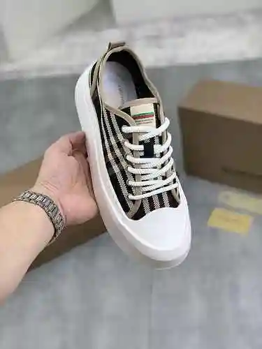 Zapato Burberry Hombre Código: 0618B50 Talla: 38-44
