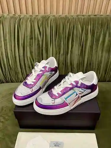 Valentino Pareja Código: 0610D20 Talla: 35-46