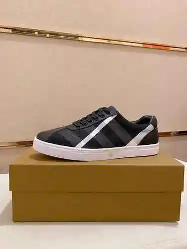 Zapato Burberry Hombre Código: 0525B30 Talla: 38-44