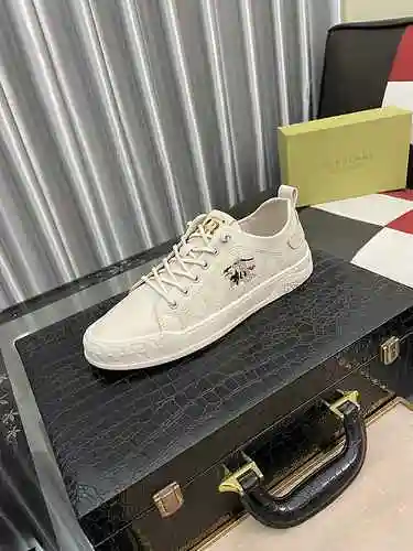 Código de zapato de hombre Burberry: 0504B40 Talla: 38-44 (45 se puede personalizar)