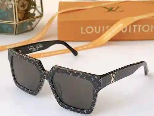 3330LV gafas Louis Vuitto * Modelo: Z1127E Tamaño: 55 puertos 18-140