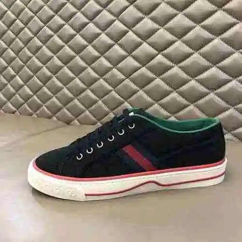 Código de pareja GUCCI: 0621B40 Talla: Mujer 35/39 Hombre 38/44
