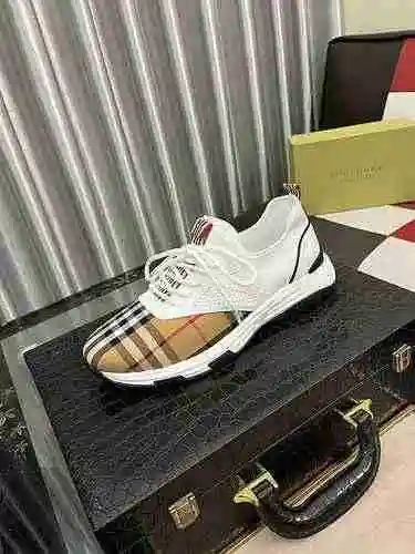Zapato Burberry Hombre Código: 0506B50 Talla: 38-44