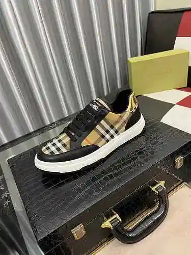 Zapato Burberry Hombre Código: 0528B40 Talla: 38-44