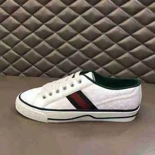 Código de pareja GUCCI: 0621B40 Talla: Mujer 35/39 Hombre 38/44