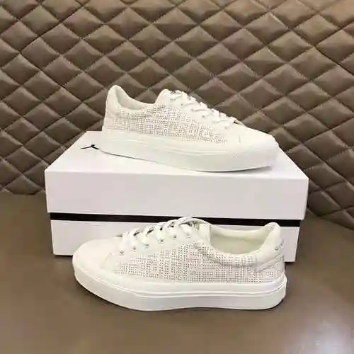Zapato de hombre Givenchy Código: 0328B40 Talla: 38-45 (45 se puede personalizar)