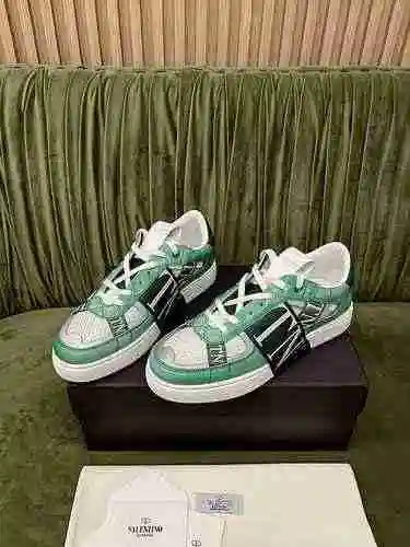 Valentino Pareja Código: 0610D20 Talla: 35-46