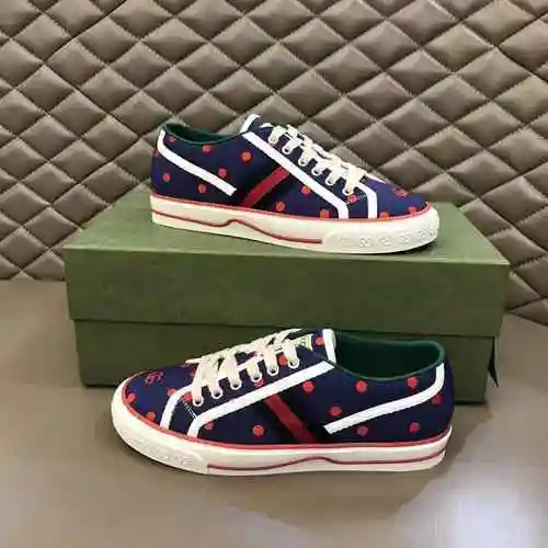 Código de pareja GUCCI: 0621B40 Talla: Mujer 35/39 Hombre 38/44