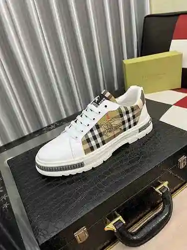 Zapato Burberry Hombre Código: 0528B30 Talla: 38-44